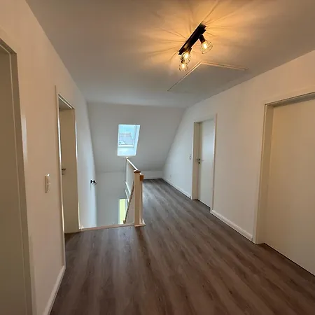 Grosses In Mellnitz Auf Ruegen Mit 5 Schlafzimmer *