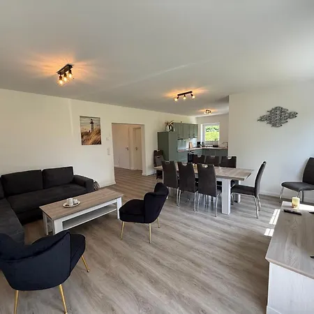 Grosses In Mellnitz Auf Ruegen Mit 5 Schlafzimmer Vakantiehuis *