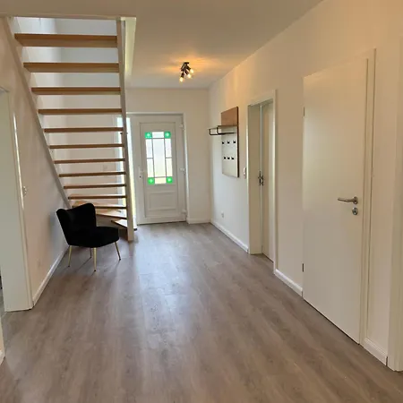 펜션 Grosses In Mellnitz Auf Ruegen Mit 5 Schlafzimmer *