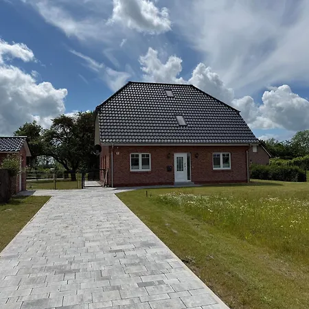 Grosses In Mellnitz Auf Ruegen Mit 5 Schlafzimmer 펜션 *