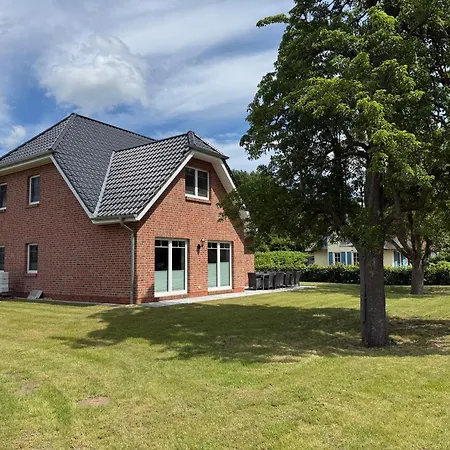 Grosses In Mellnitz Auf Ruegen Mit 5 Schlafzimmer * Poseritz